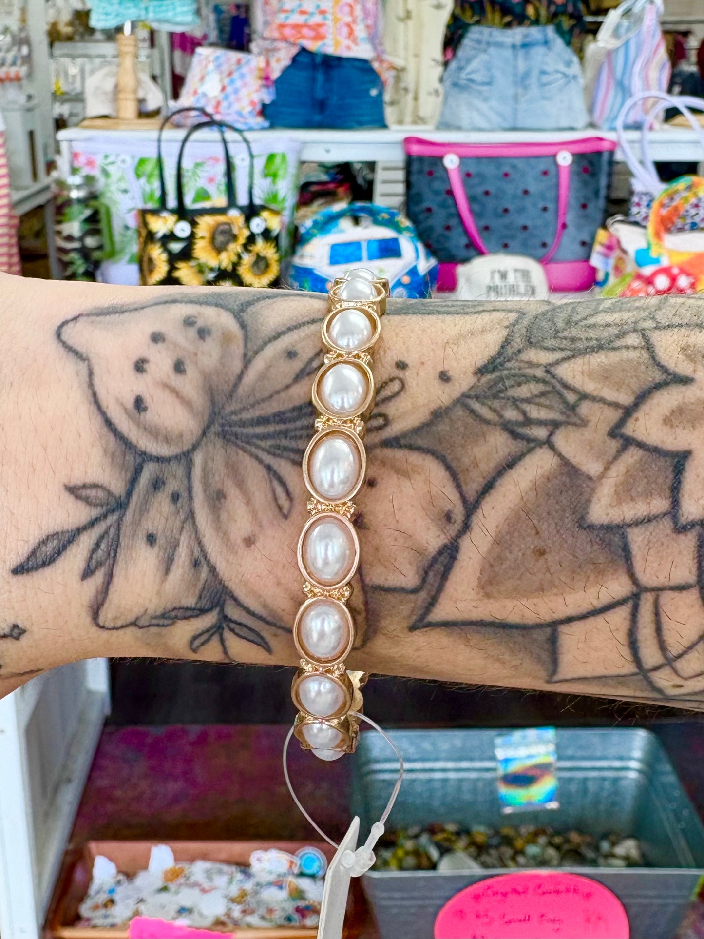 KK Gold/Pearl Intertwined Bangle