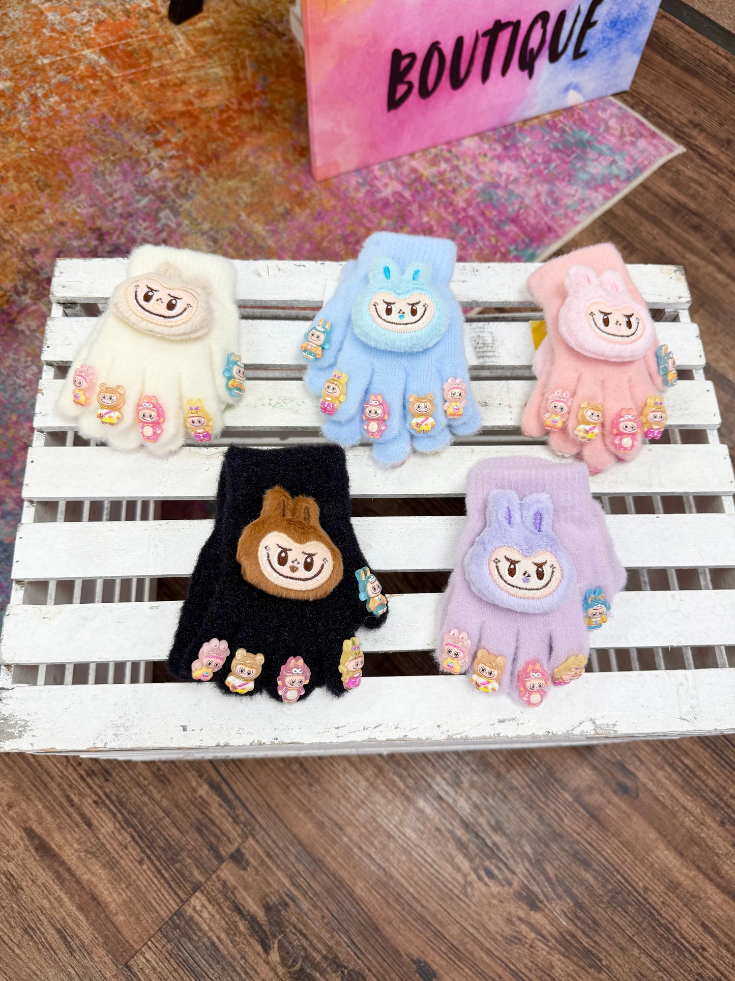 Girl’s Character Gloves