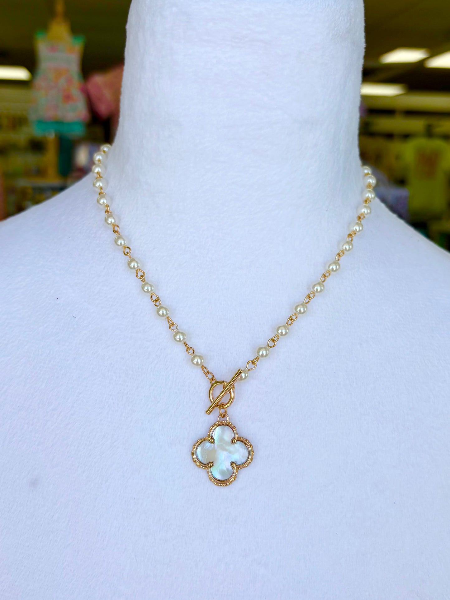 Pearl Link Clover Necklace