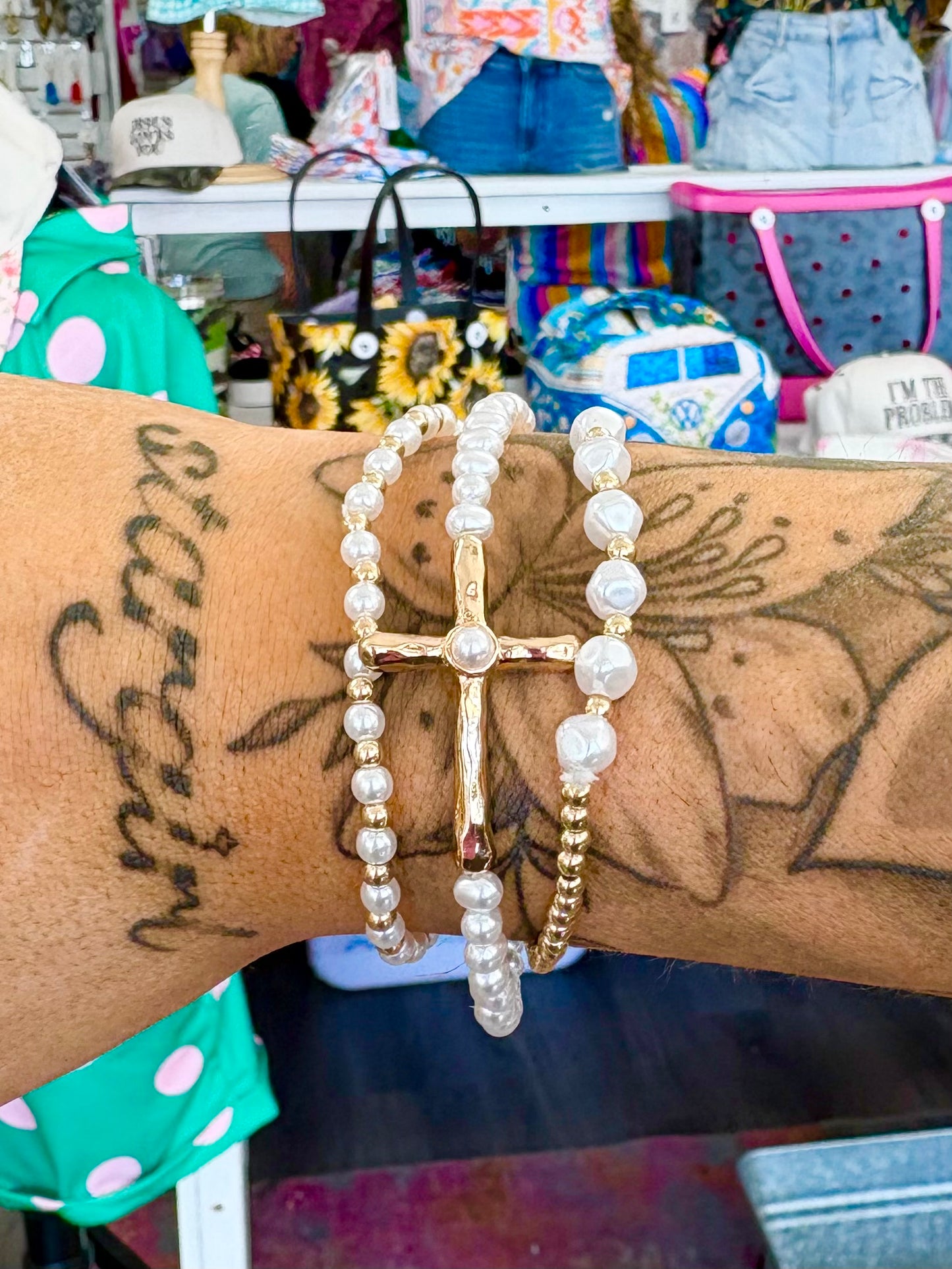KK Gold Hammered Cross Stretch Pearlised Bracelet
