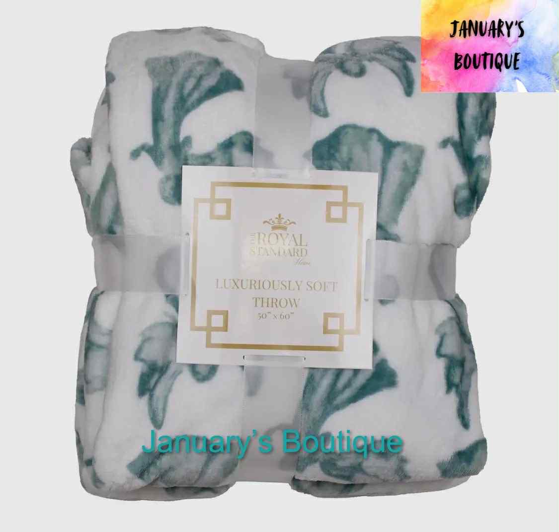 Joyce Angel Throw Blue/White 50x60