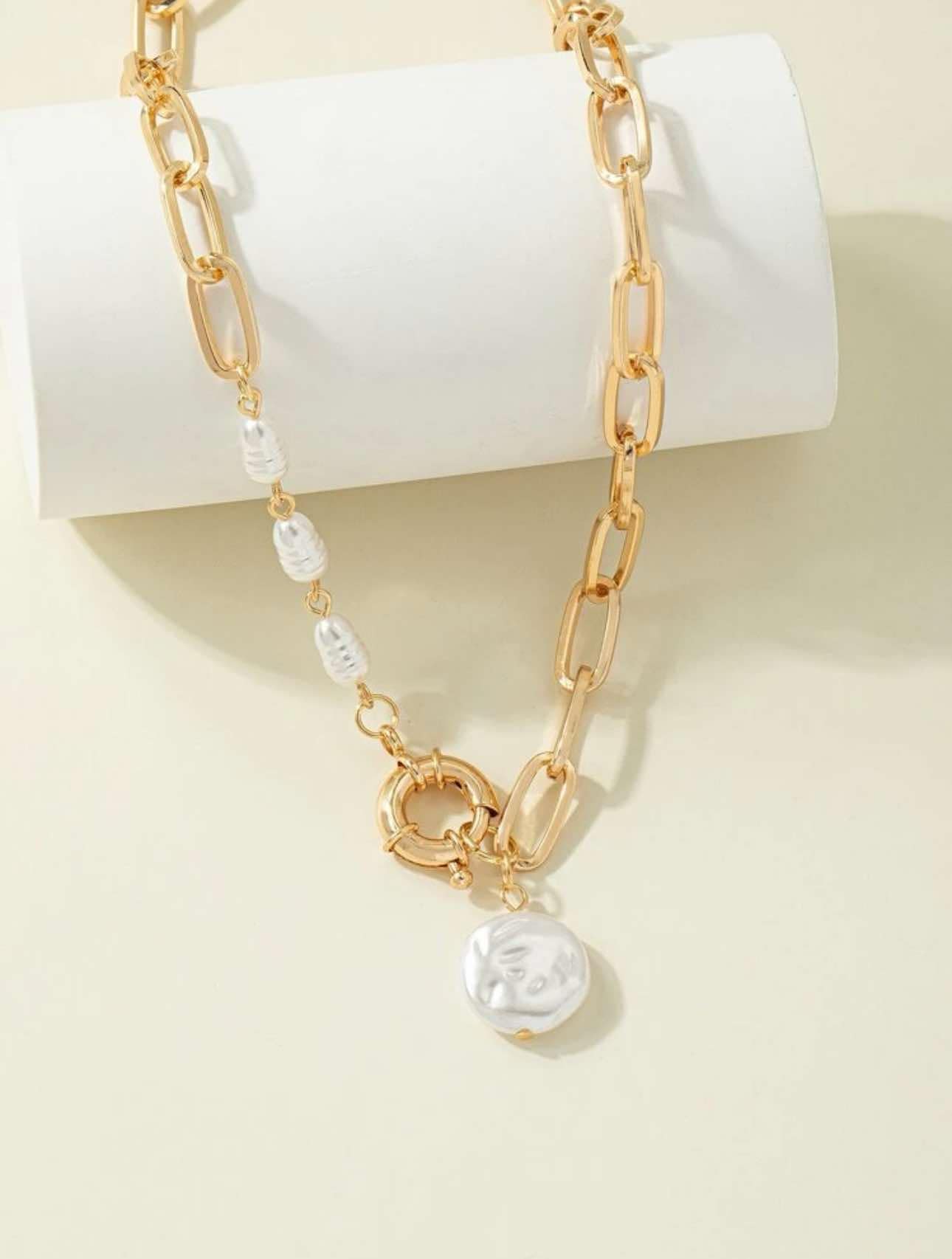 KK Gold Chain and Pearl Pendant Necklace