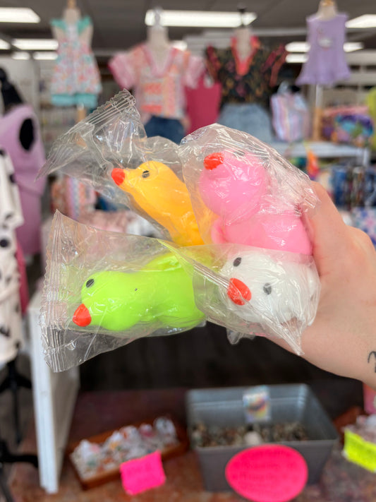 KK Duck Squishy(Color Ships Random)