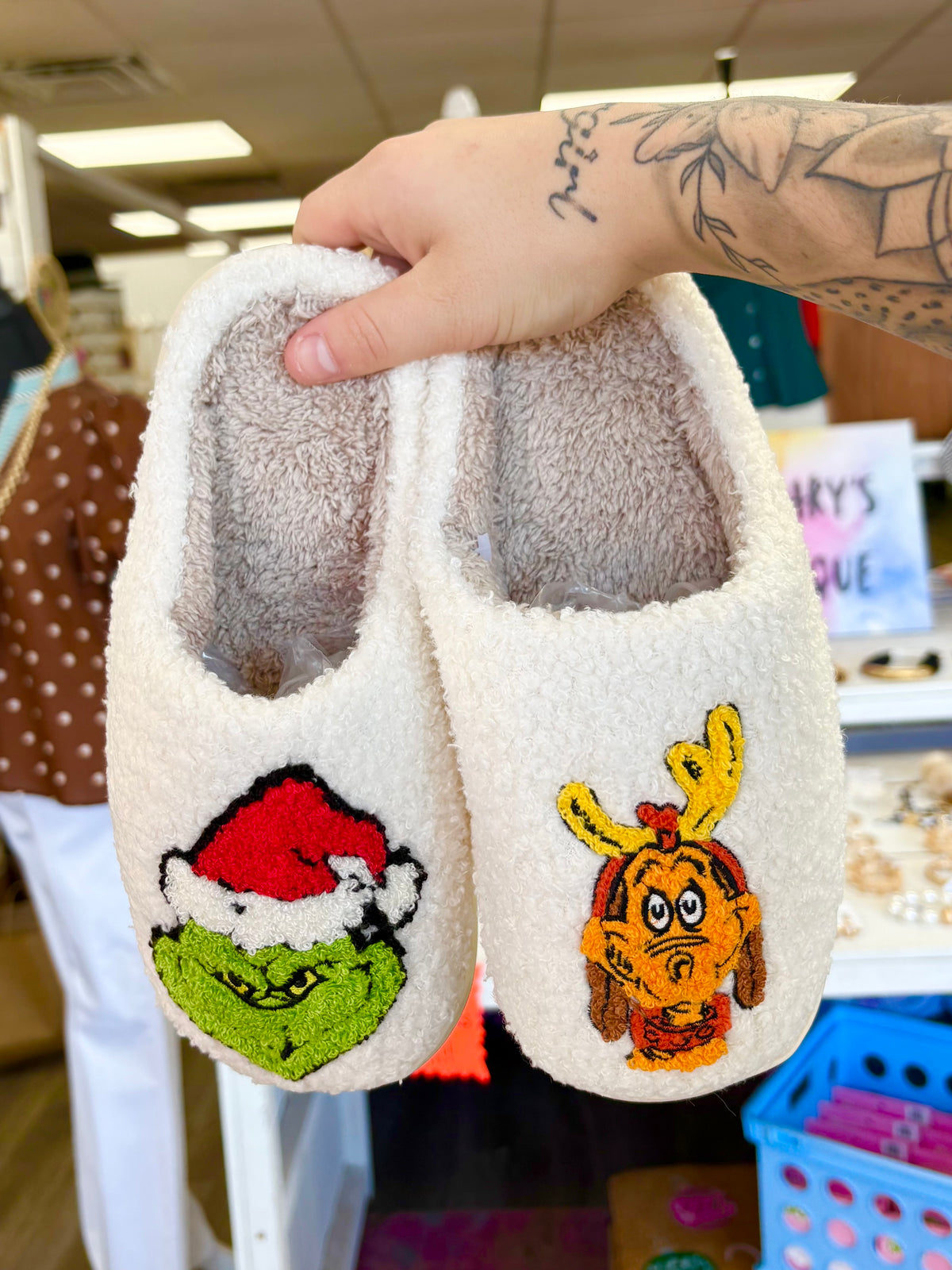 KK Fleece Gri*ch/Max Slippers