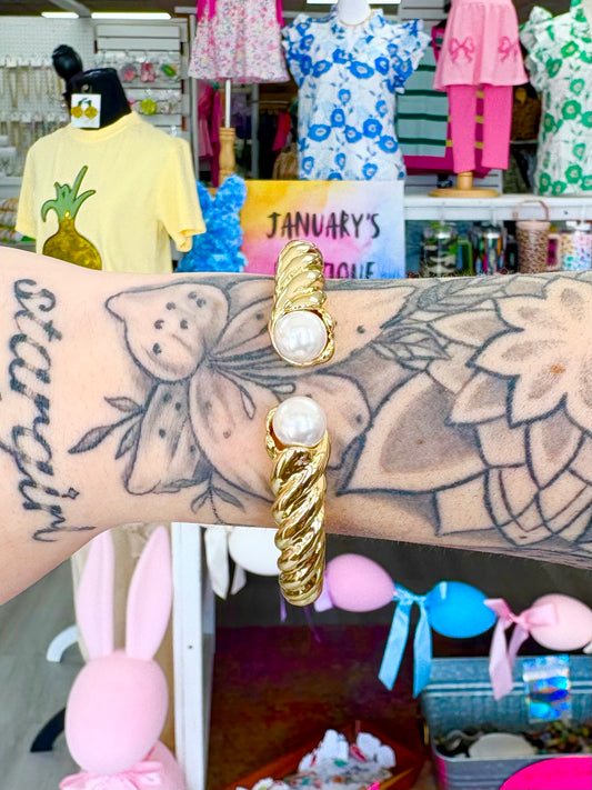 Shiny Gold Pearl Bangle