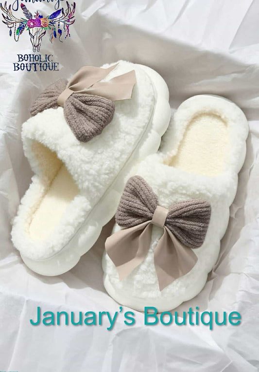 Women's White Fur With Bow Slippers