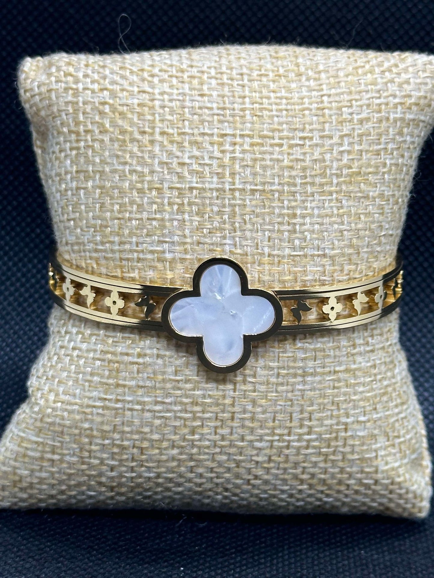 Pearl and Gold Clover Bangle