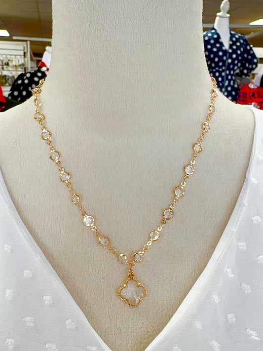 Clear Clover Link Necklace