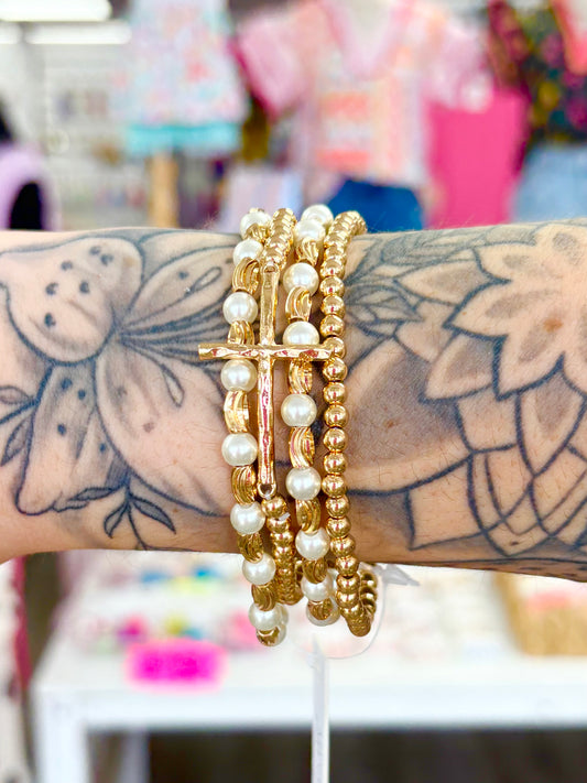 KK Dainty Pearl/Gold Beaded Bracelet Set