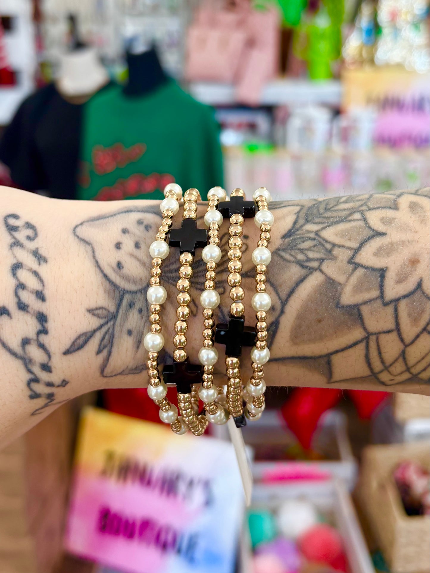 KK Gold/Pearl Black Cross Beaded Bracelet Set