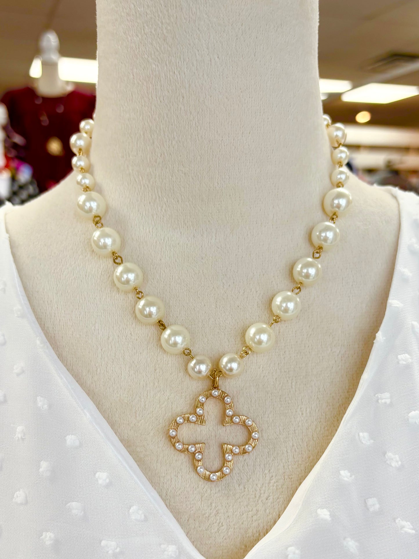 Pearl Beaded Clover Pendant Necklace