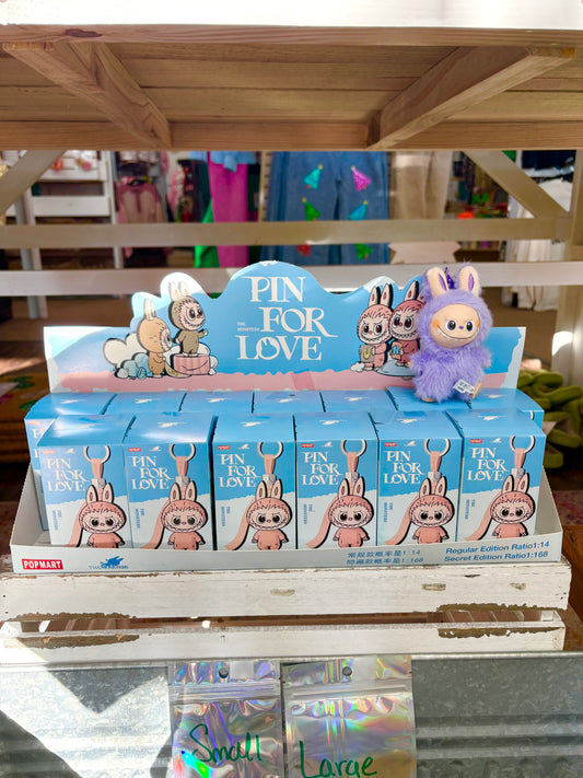 KK Pin For Love Labu*u Replica Keychain Blind Box