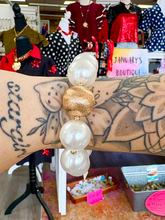 Bulky Textured Matte Gold/Pearl Beaded Bracelet