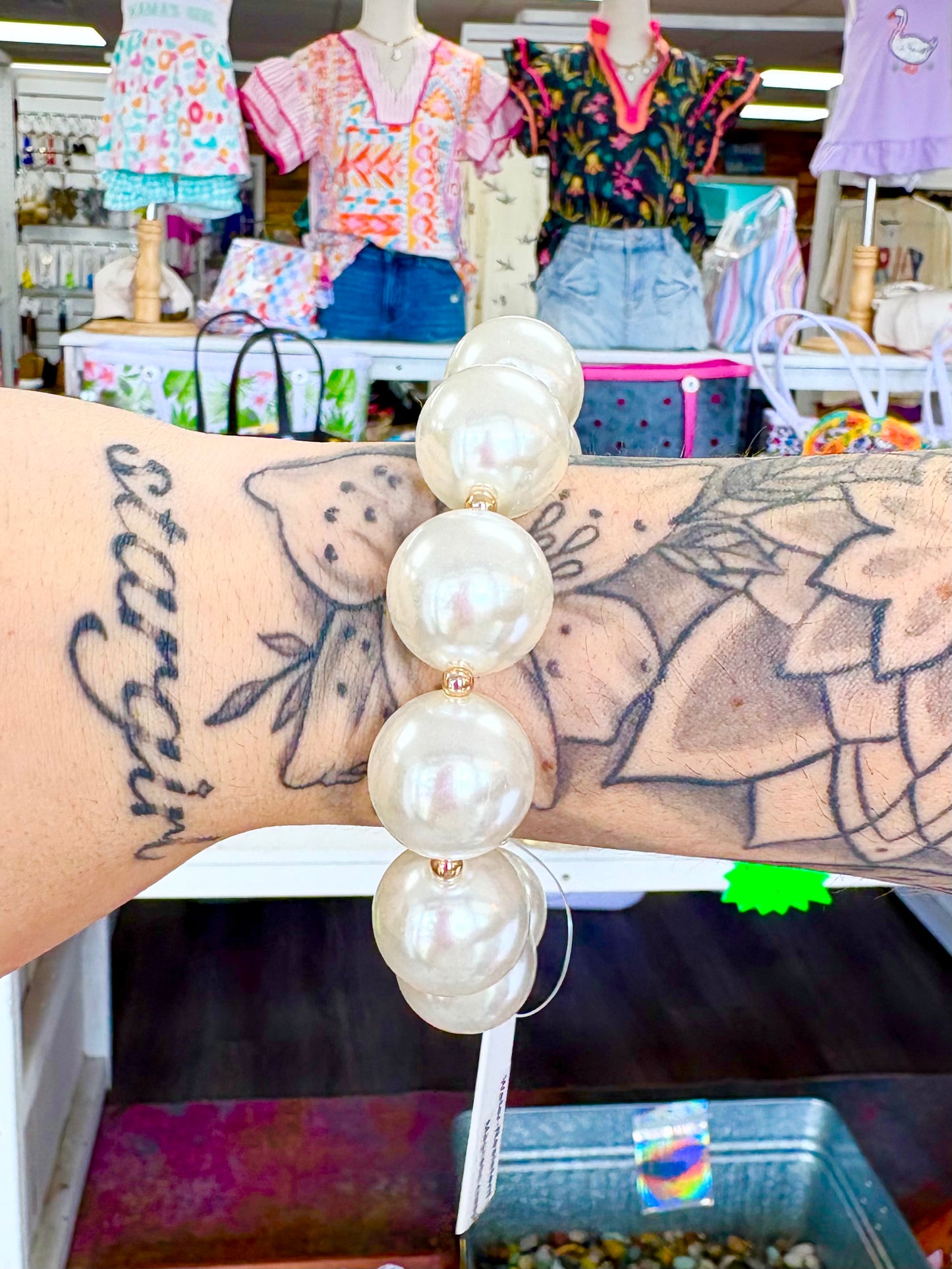 Bulky Pearl Magnetic Bracelet