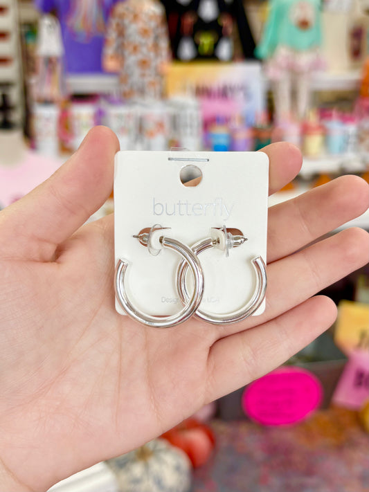 KK Small Shiny Silver Hoops